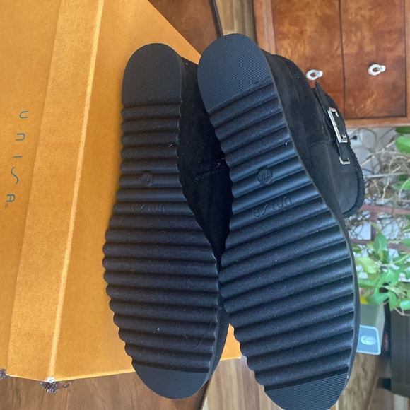 NWT Unisa Colbie wedge black suede booties size 7 - Picture 5 of 8